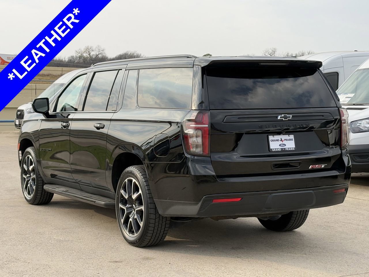 Used 2024 Chevrolet Suburban RST image 6