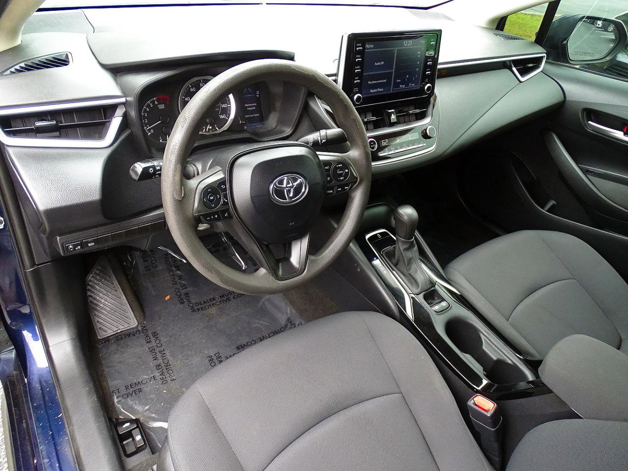 Used 2020 Toyota Corolla LE FWD image 22
