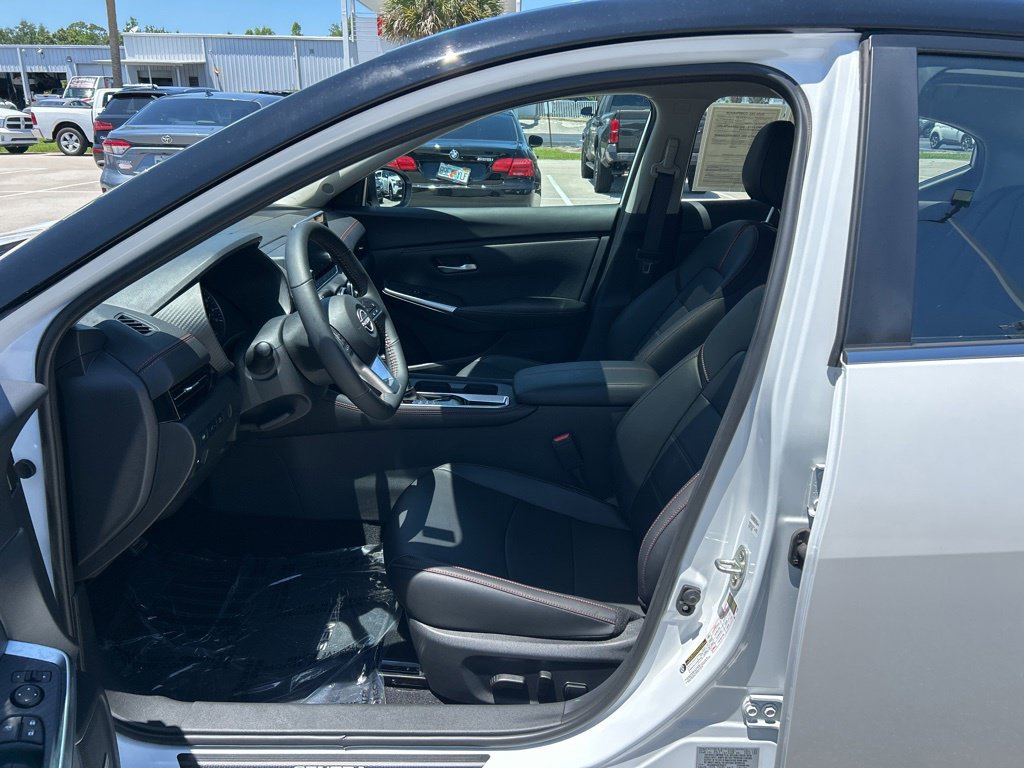 Certified 2025 Nissan Sentra SR w/ SR Premium Package FWD image 11