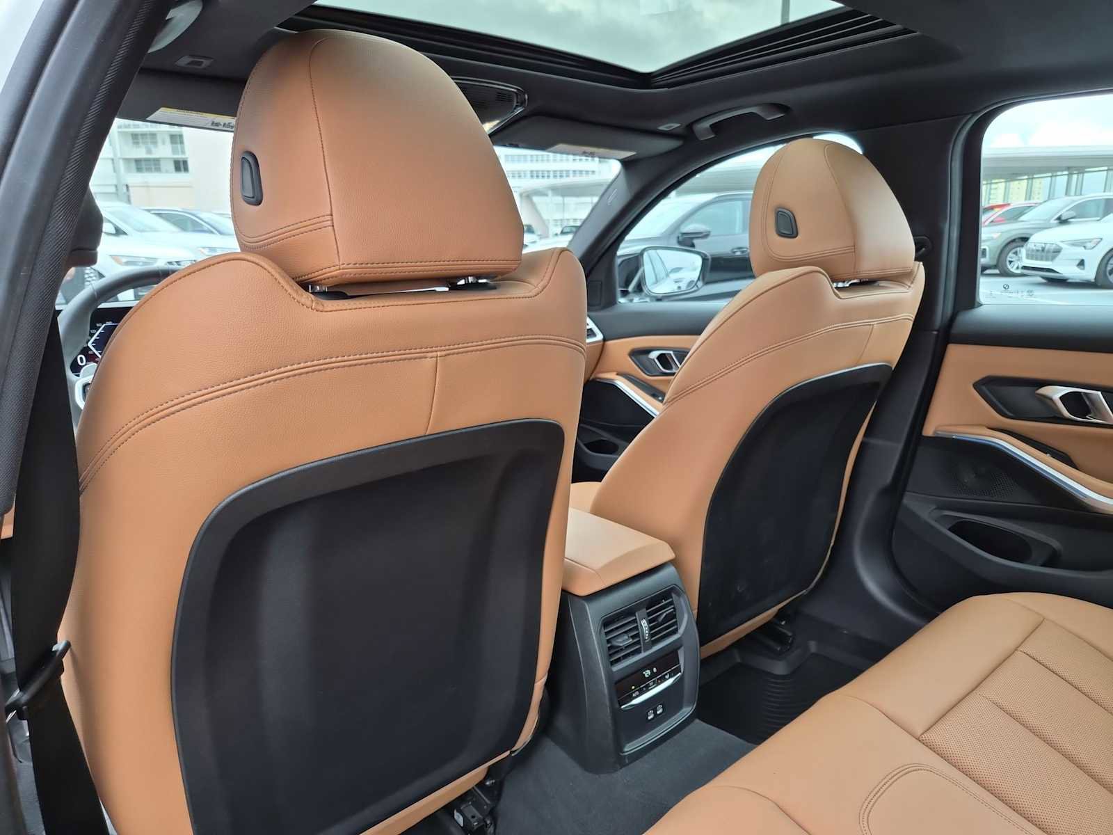 Used 2026 BMW 330i Sedan w/ M Sport Package image 16