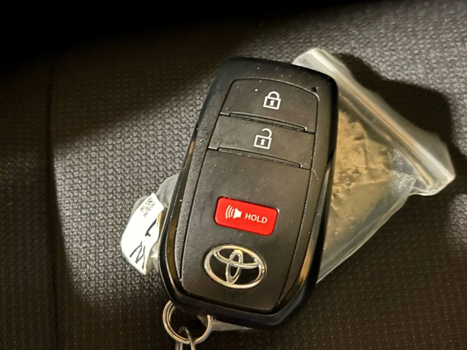 Used 2024 Toyota Corolla Cross LE image 47