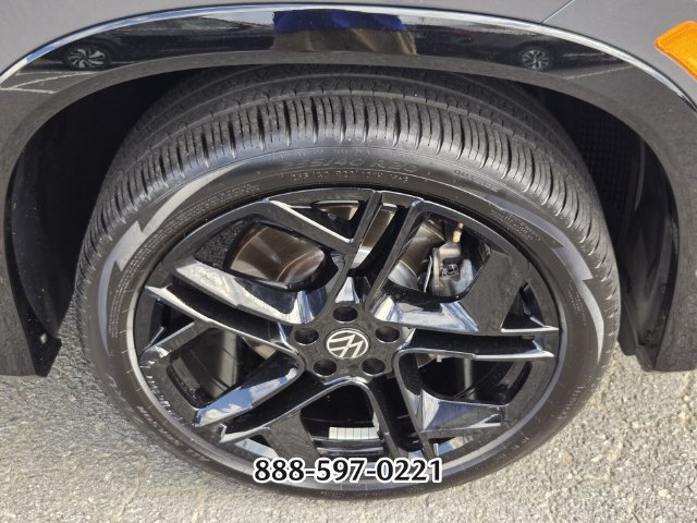 Used 2025 Volkswagen Tiguan SE R-Line AWD/4WD image 22