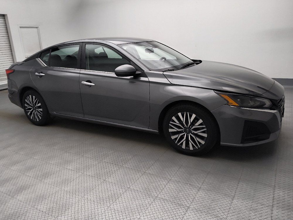 Used 2023 Nissan Altima 2.5 SV image 11