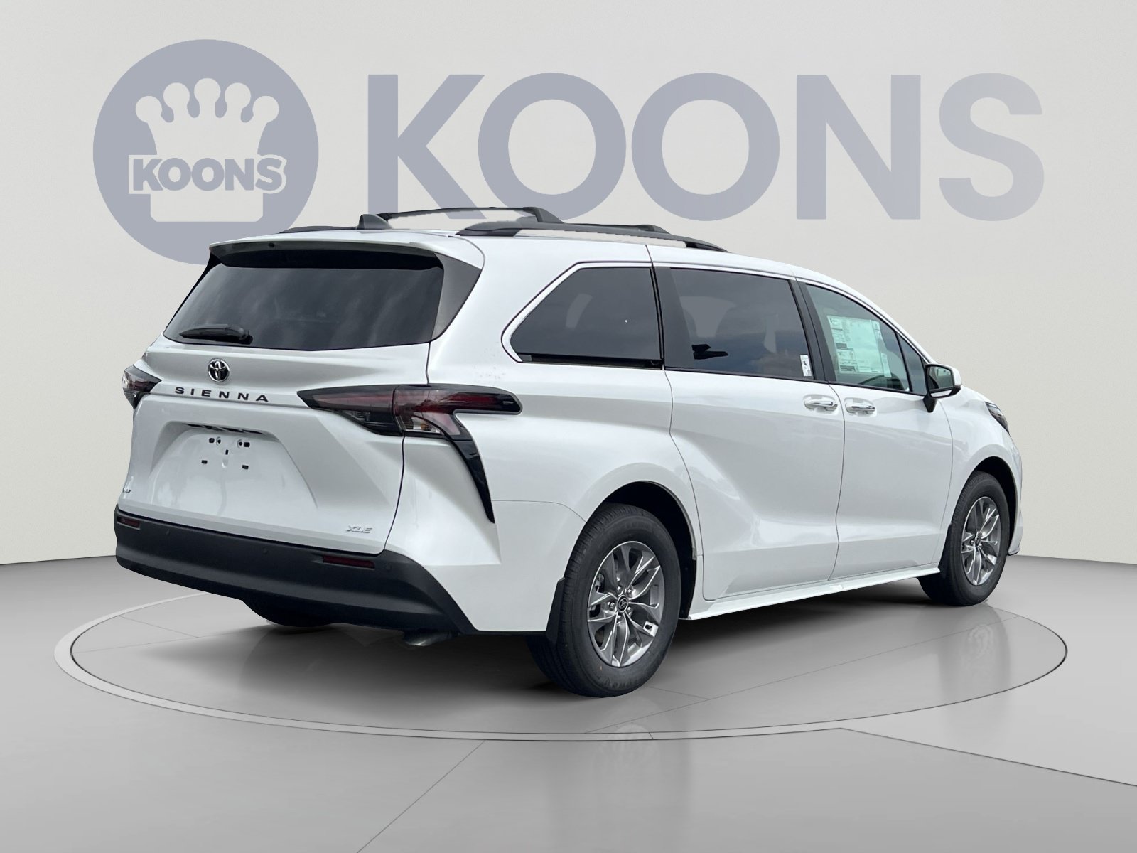 New 2026 Toyota Sienna XLE FWD image 7