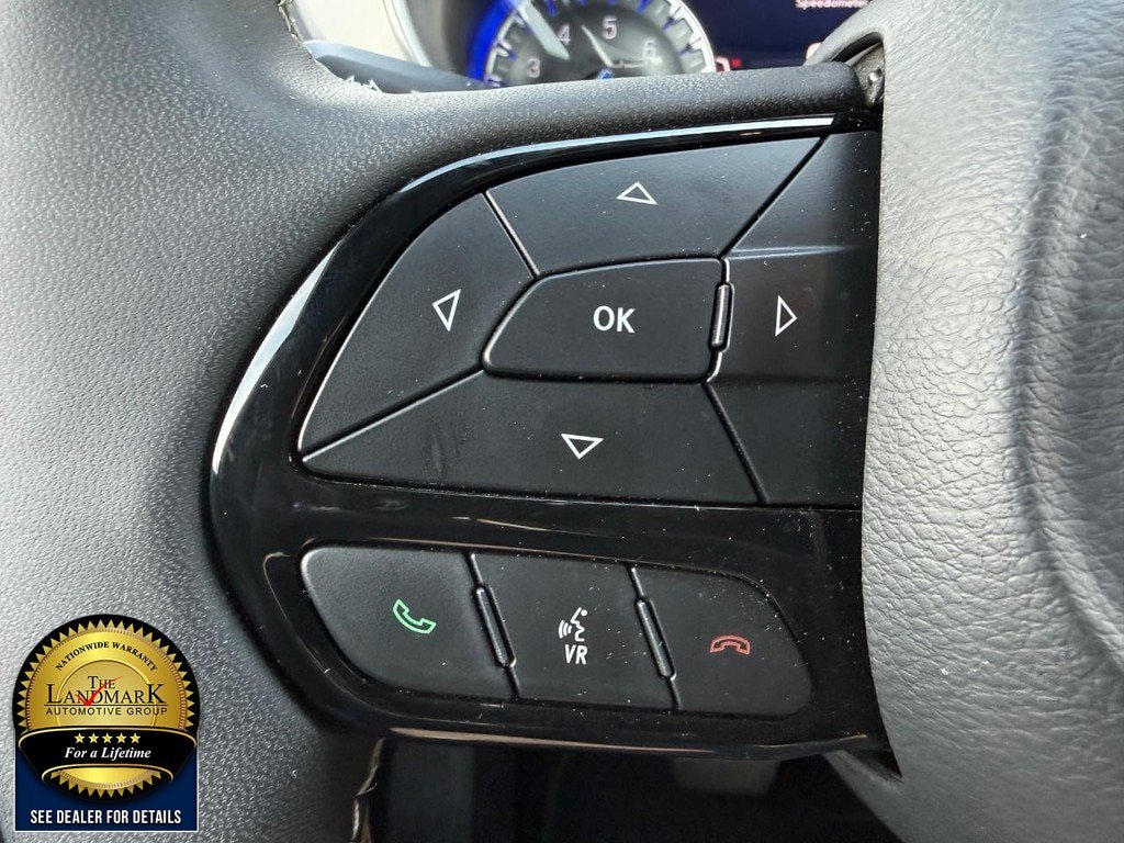 Used 2025 Chrysler Pacifica Limited FWD image 10