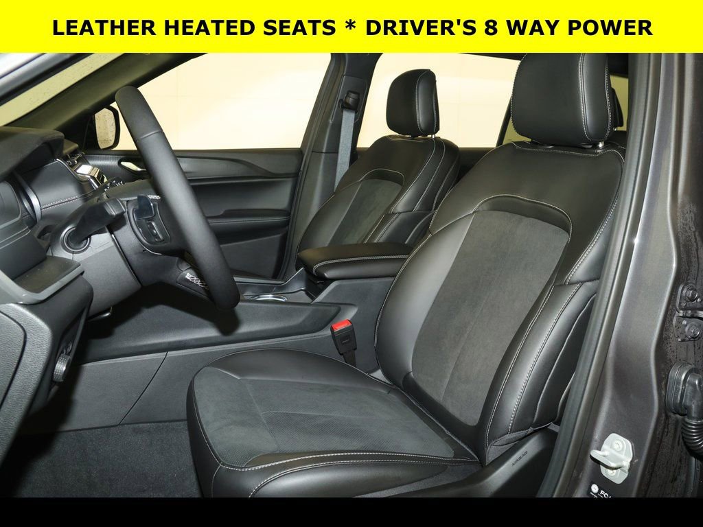 New 2025 Jeep Grand Cherokee L Altitude image 5