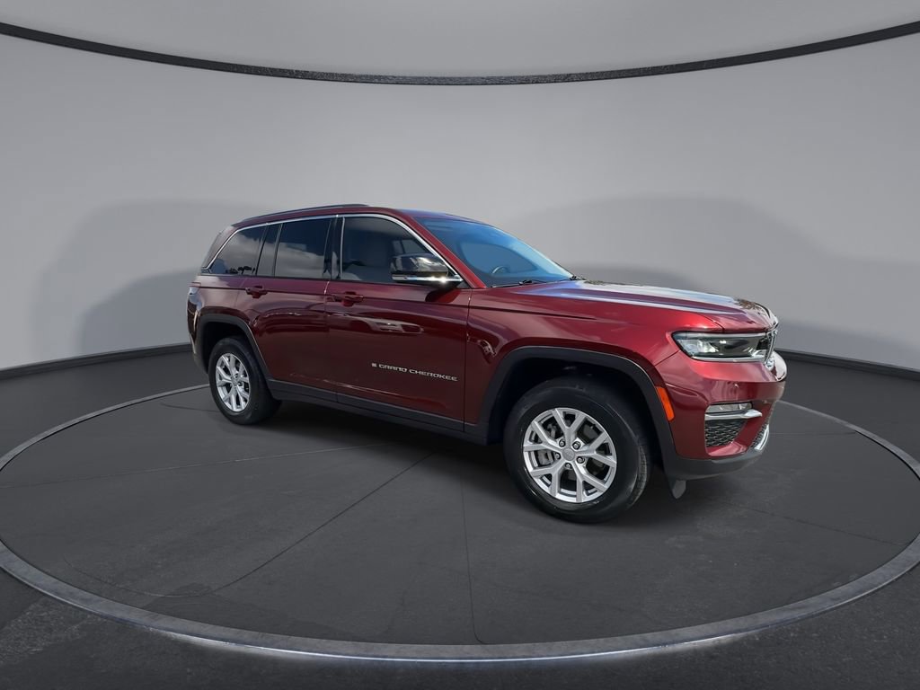 Used 2022 Jeep Grand Cherokee Limited AWD/4WD image 2