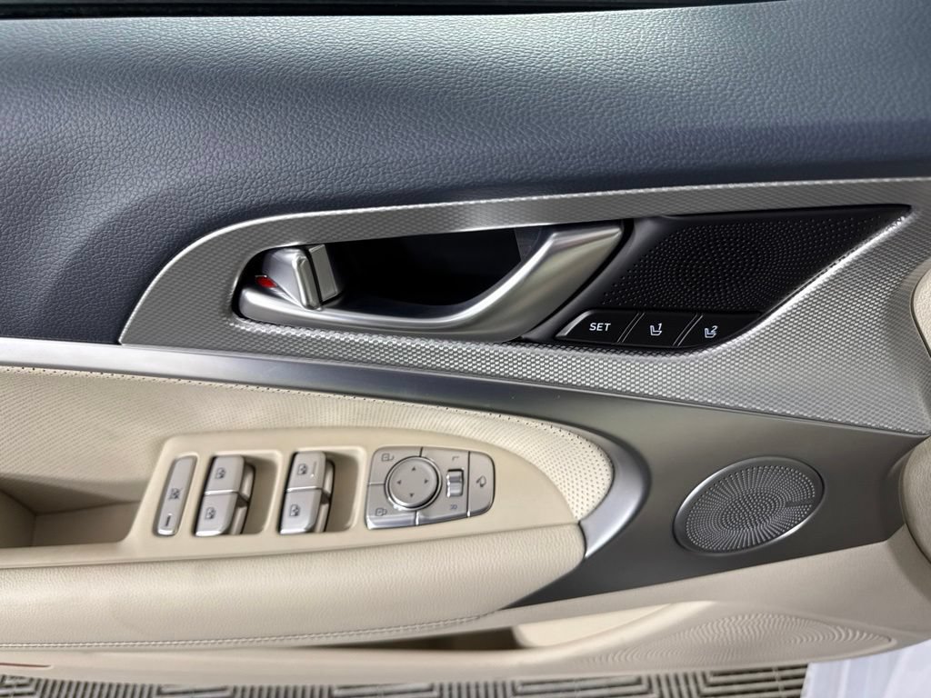 New 2026 Genesis G70 2.5T Prestige AWD/4WD image 18