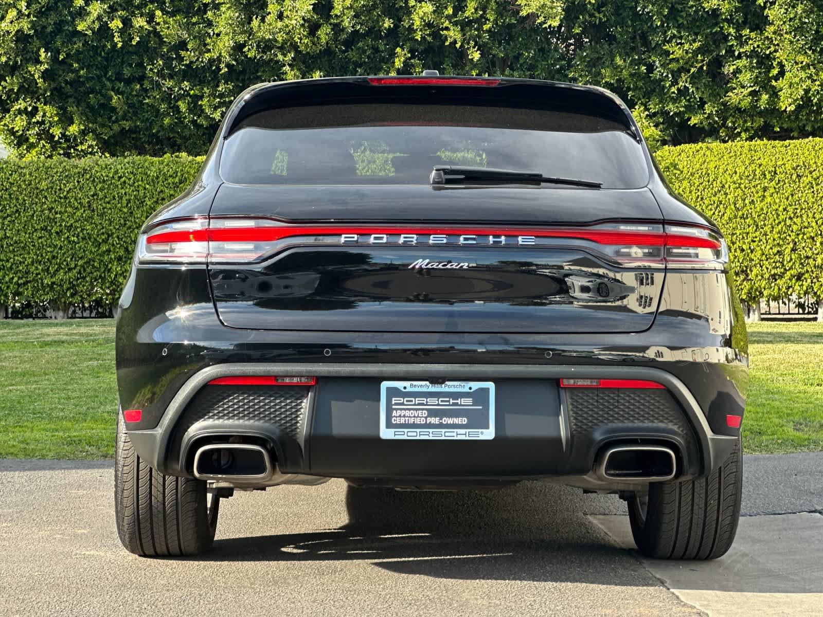 Certified 2025 Porsche Macan AWD/4WD image 7