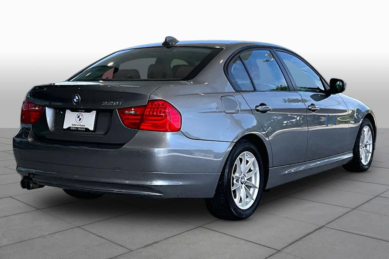 Used 2010 BMW 328i Sedan RWD image 12