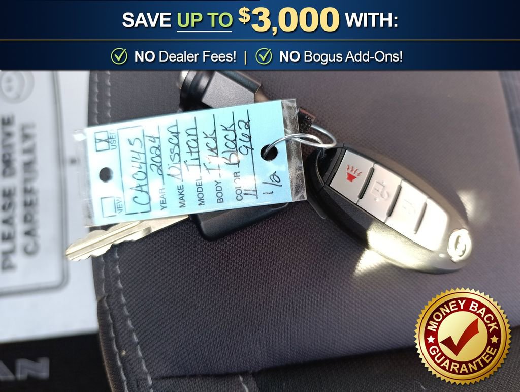 Used 2024 Nissan Titan SV w/ SV Convenience Package image 32