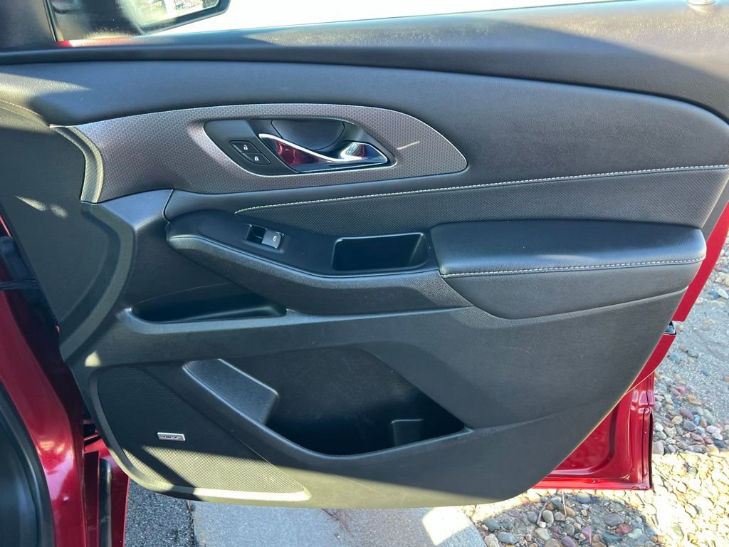 Used 2023 Chevrolet Traverse Premier image 29