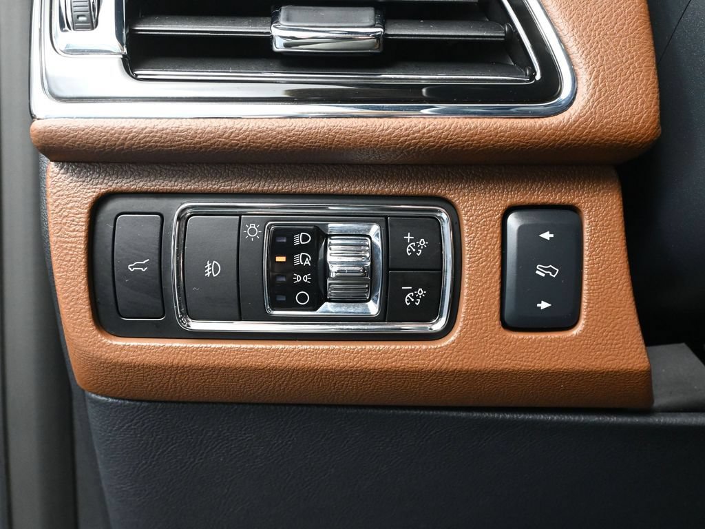 Used 2024 Lincoln Navigator Reserve w/ Equipment Group 201A AWD/4WD image 32