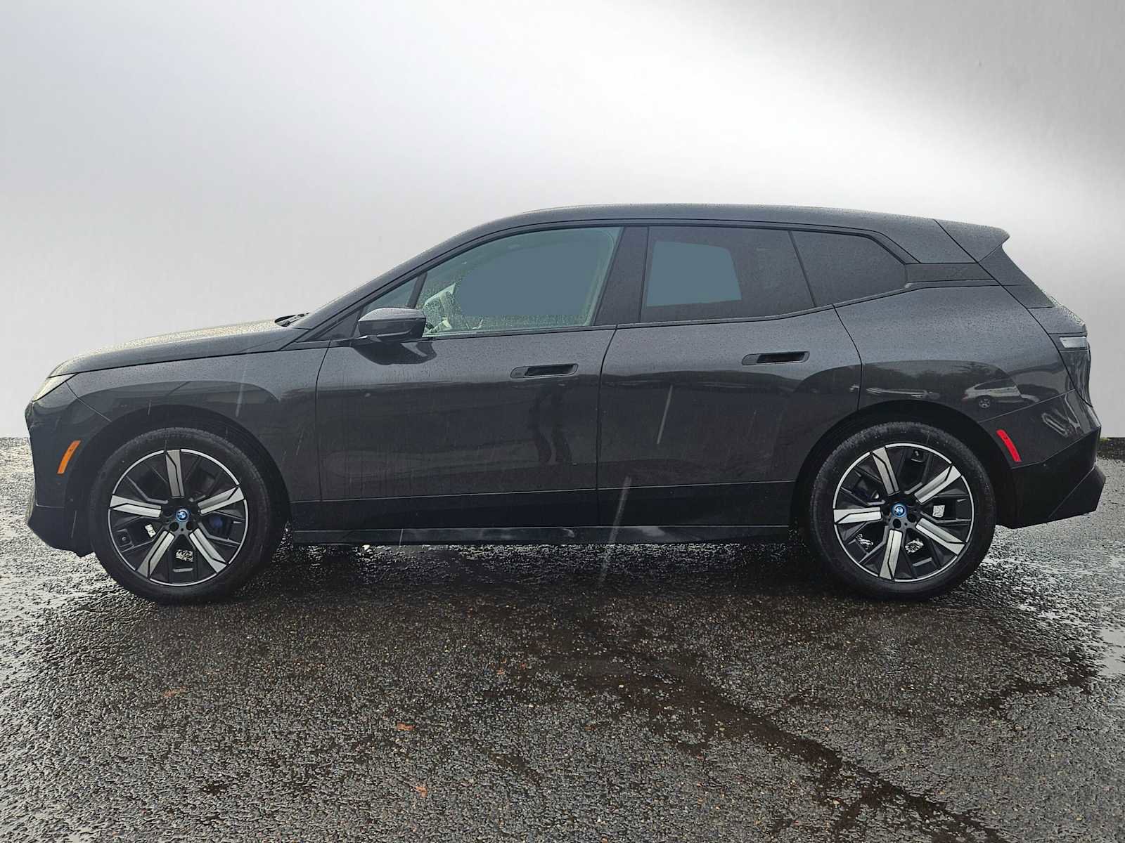 Used 2025 BMW iX xDrive50 image 6