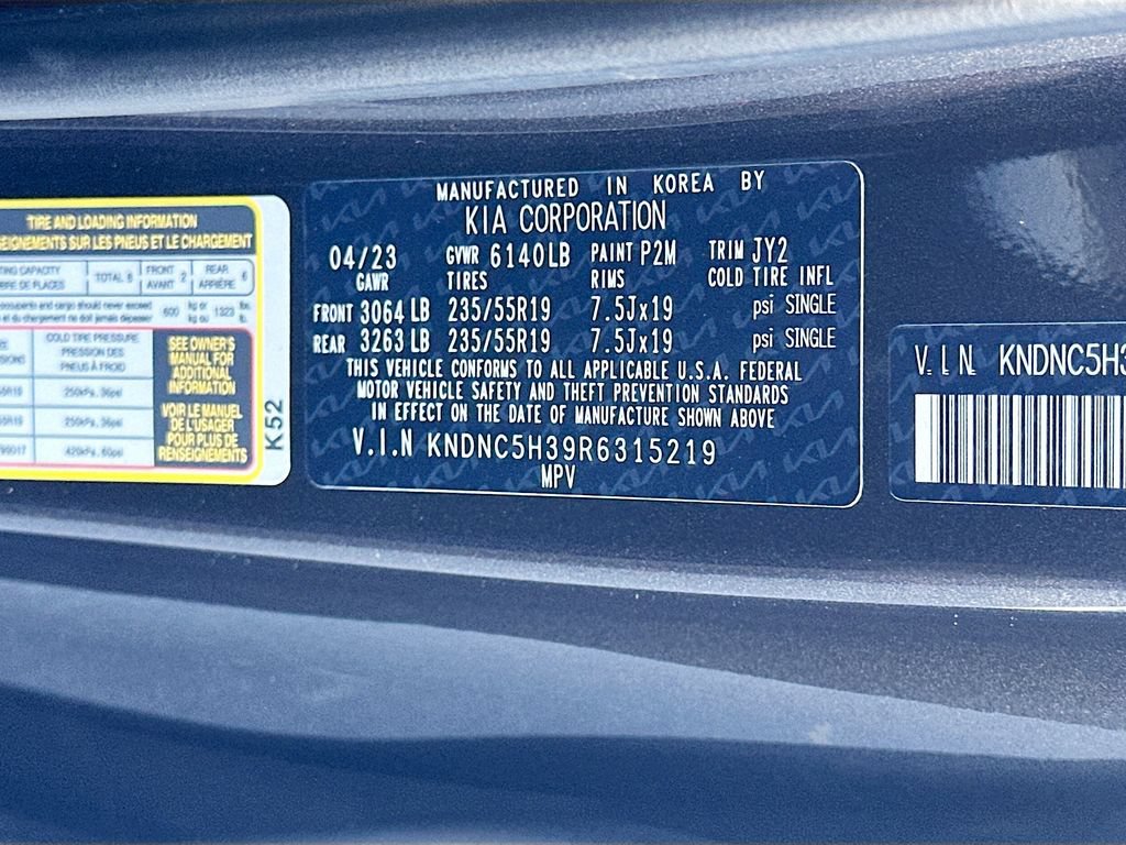 Used 2024 Kia Carnival EX FWD image 33