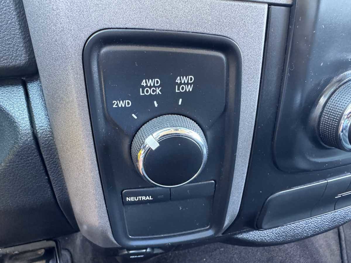 Used 2015 RAM 1500 Express AWD/4WD image 29