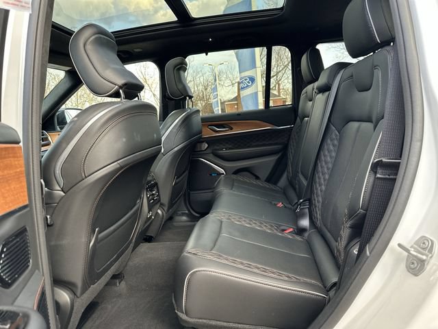 Used 2023 Jeep Grand Cherokee Summit AWD/4WD image 26