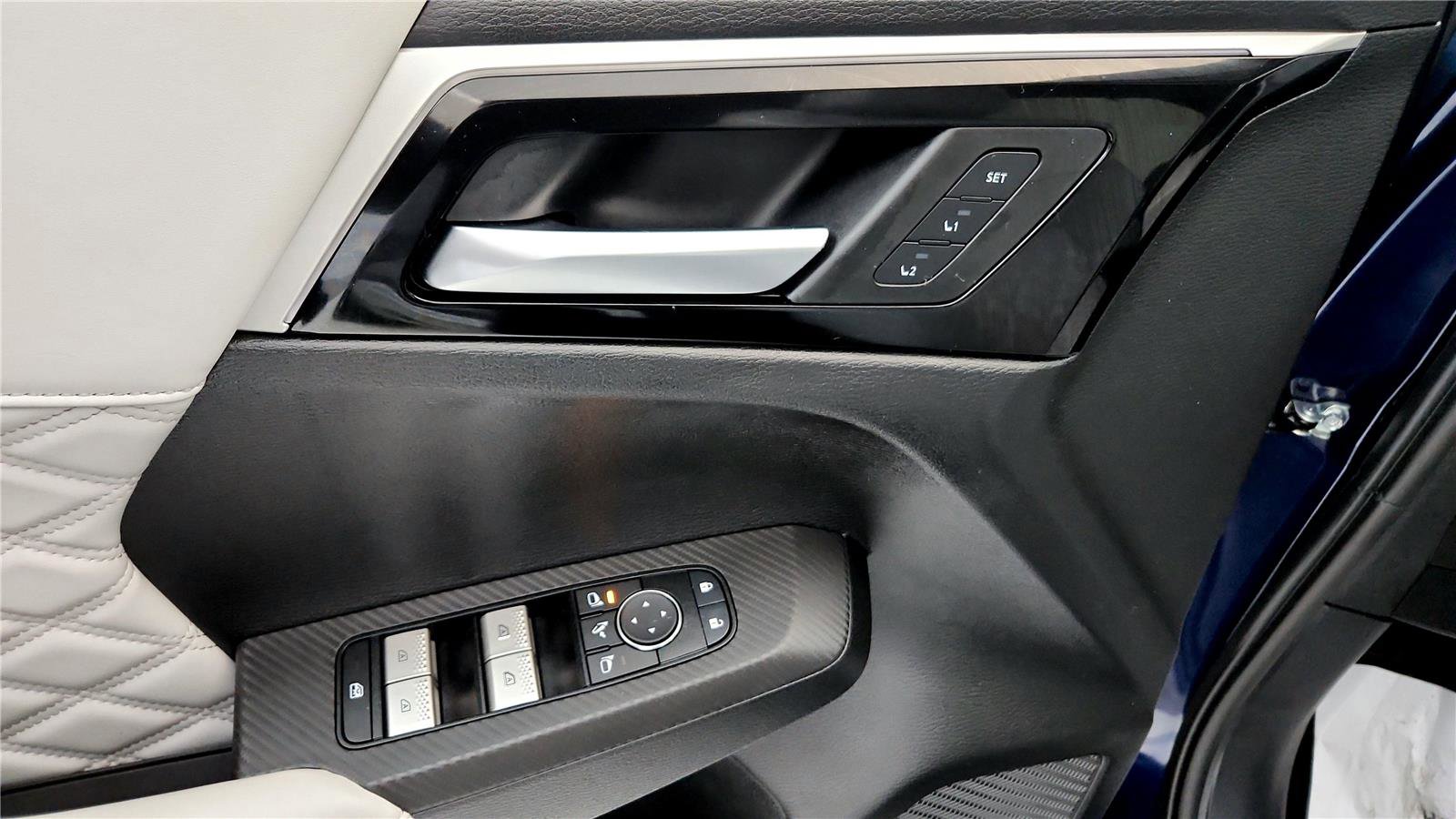 Used 2025 Mitsubishi Outlander SEL image 25