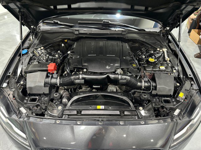 Used 2019 Jaguar XF S AWD/4WD image 24
