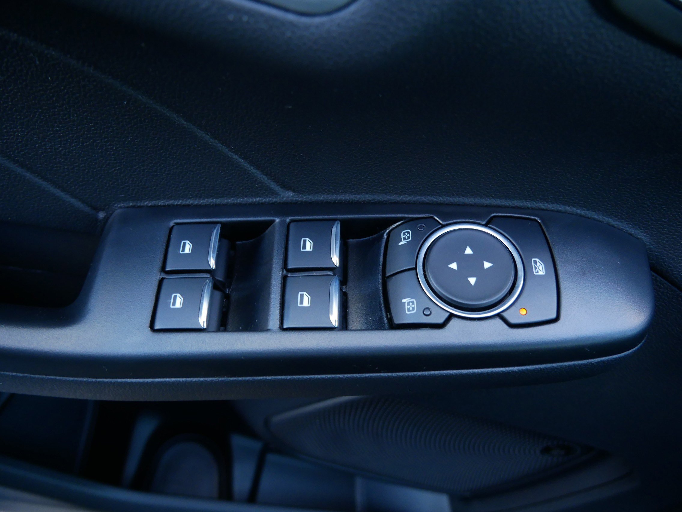 Used 2025 Ford Escape SE w/ PHEV Premium Package FWD image 20