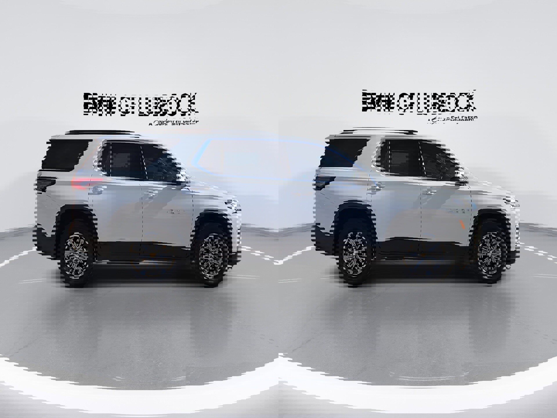 Used 2023 Chevrolet Traverse LT image 9