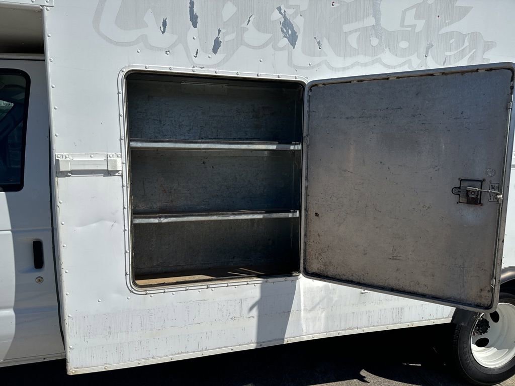 Used 2015 Ford E-350 and Econoline 350 Super Duty image 6