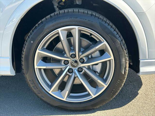 New 2025 Audi Q3 2.0T Premium image 9