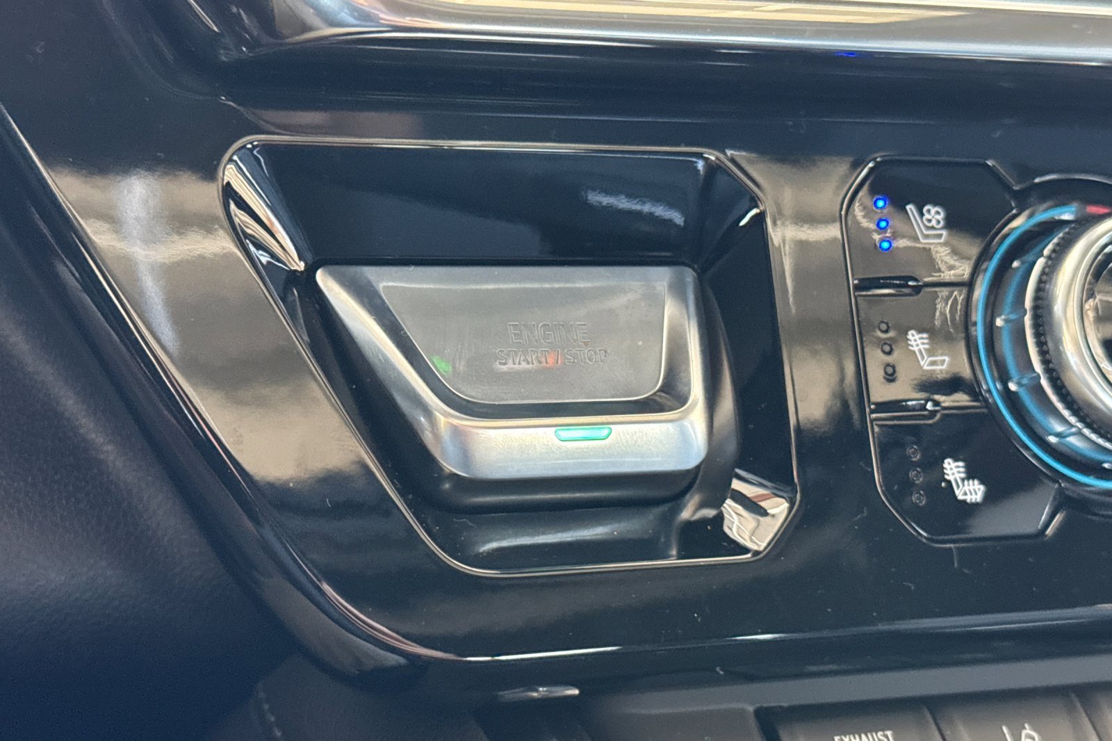 New 2025 GMC Sierra 2500 Denali w/ Denali Reserve Package image 23