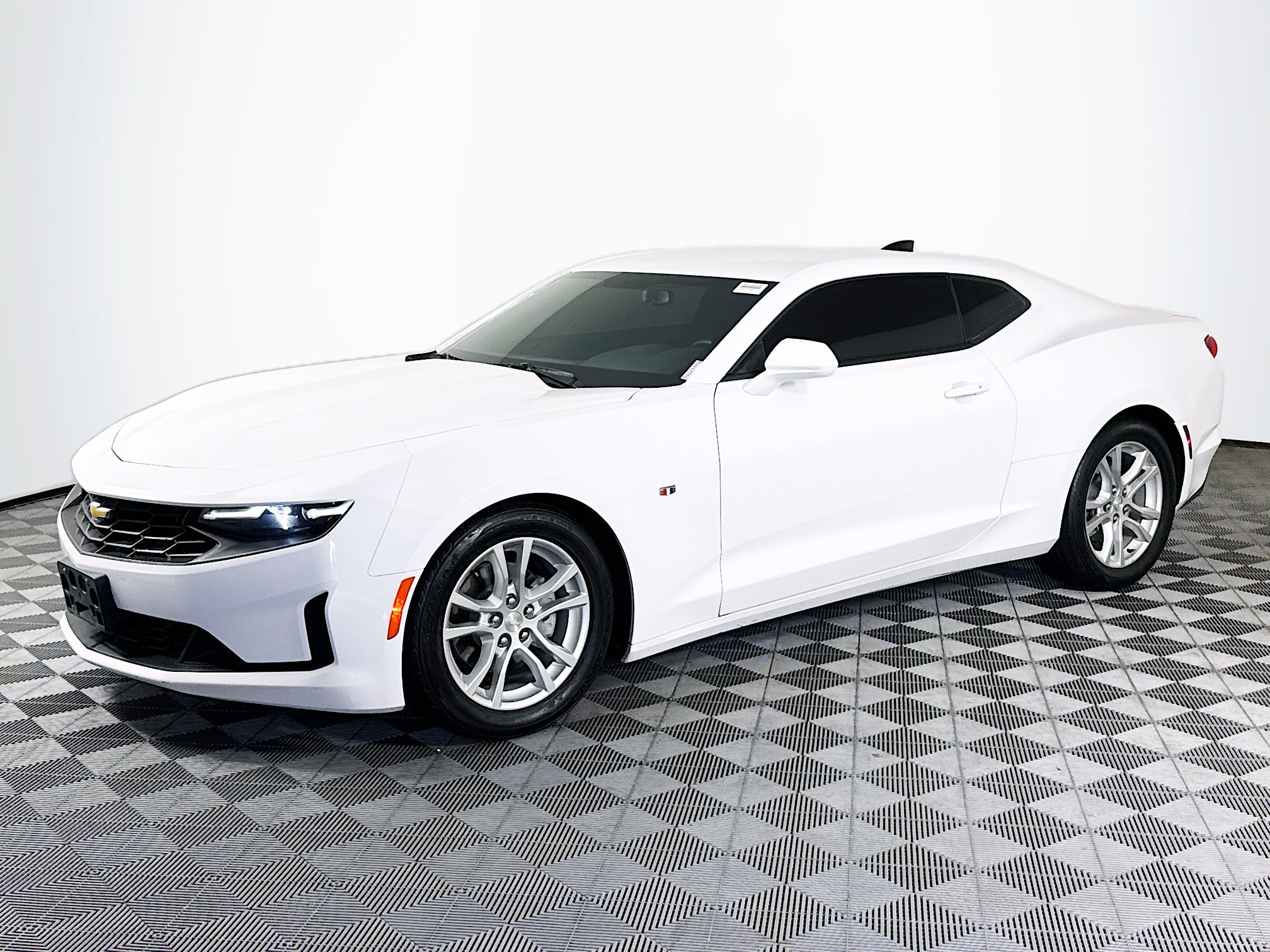 Used 2023 Chevrolet Camaro LS RWD image 4