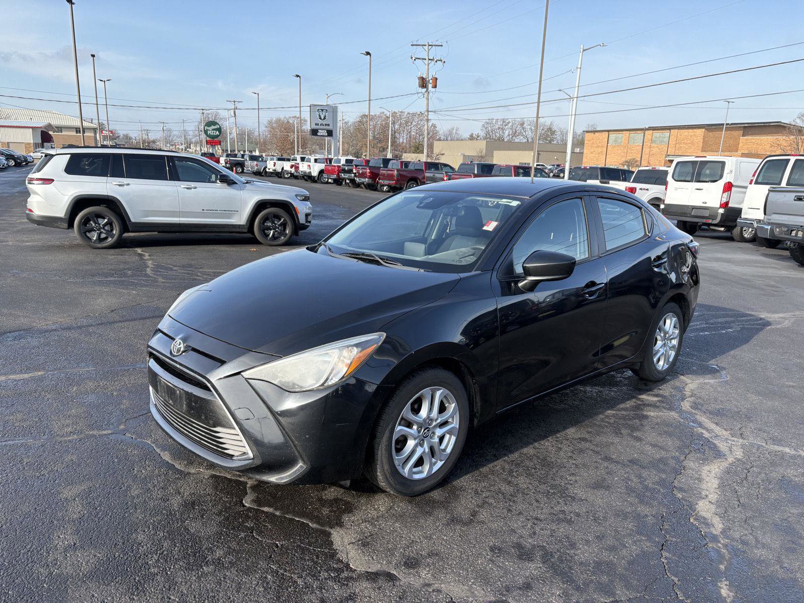 Used 2017 Toyota Yaris iA image 4