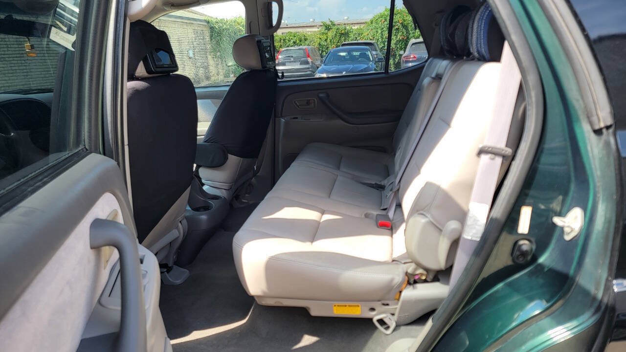 Used 2002 Toyota Sequoia SR5 w/ Preferred Pkg RWD image 11