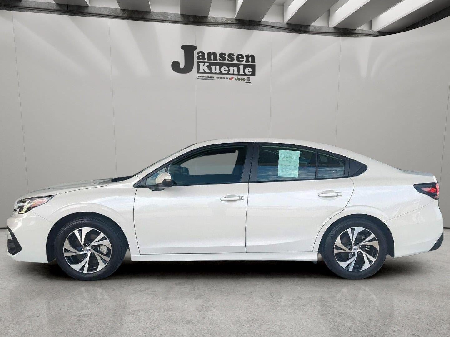 Used 2025 Subaru Legacy Premium AWD/4WD image 1