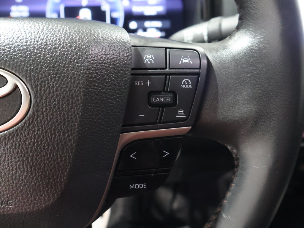 Used 2025 Toyota Camry XLE FWD image 36