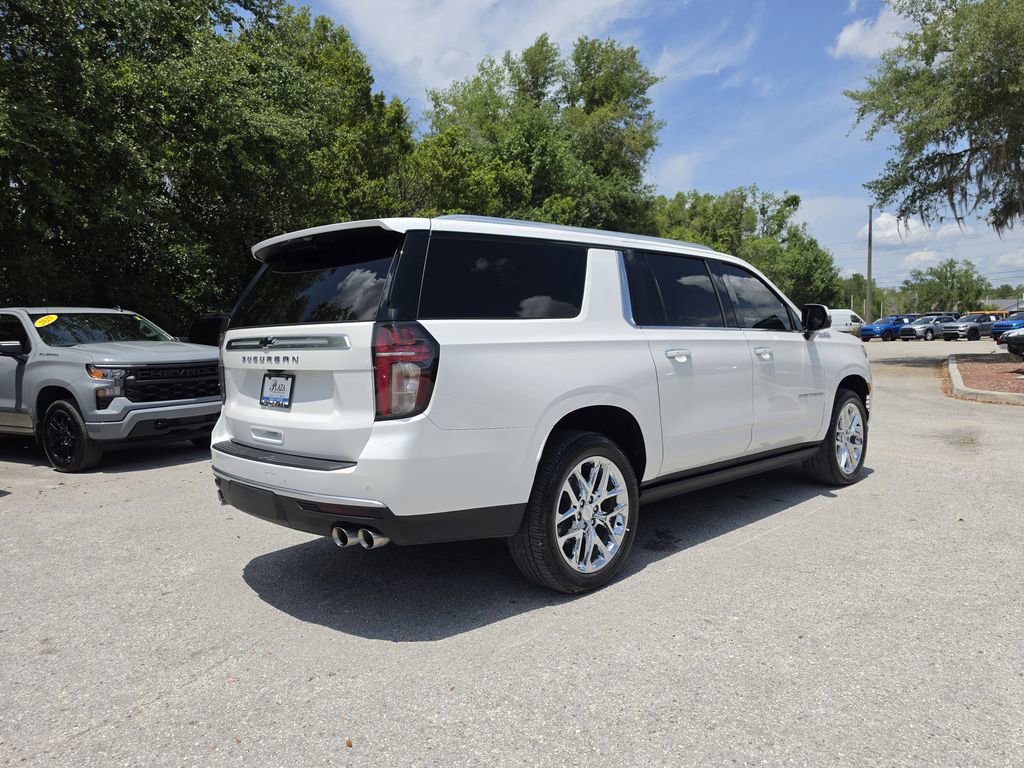 Used 2023 Chevrolet Suburban High Country w/ Premium Package 2 AWD/4WD image 4