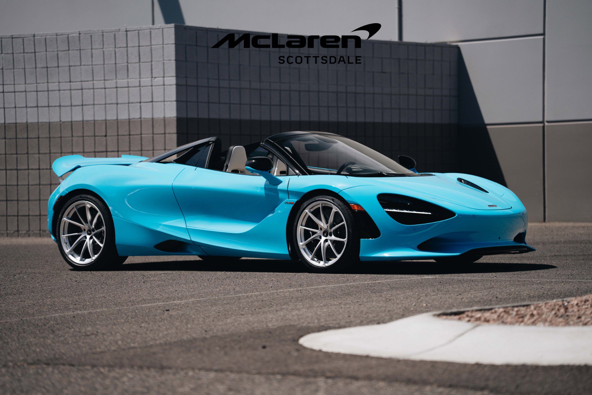 Used 2025 McLaren 750S Spider image 12