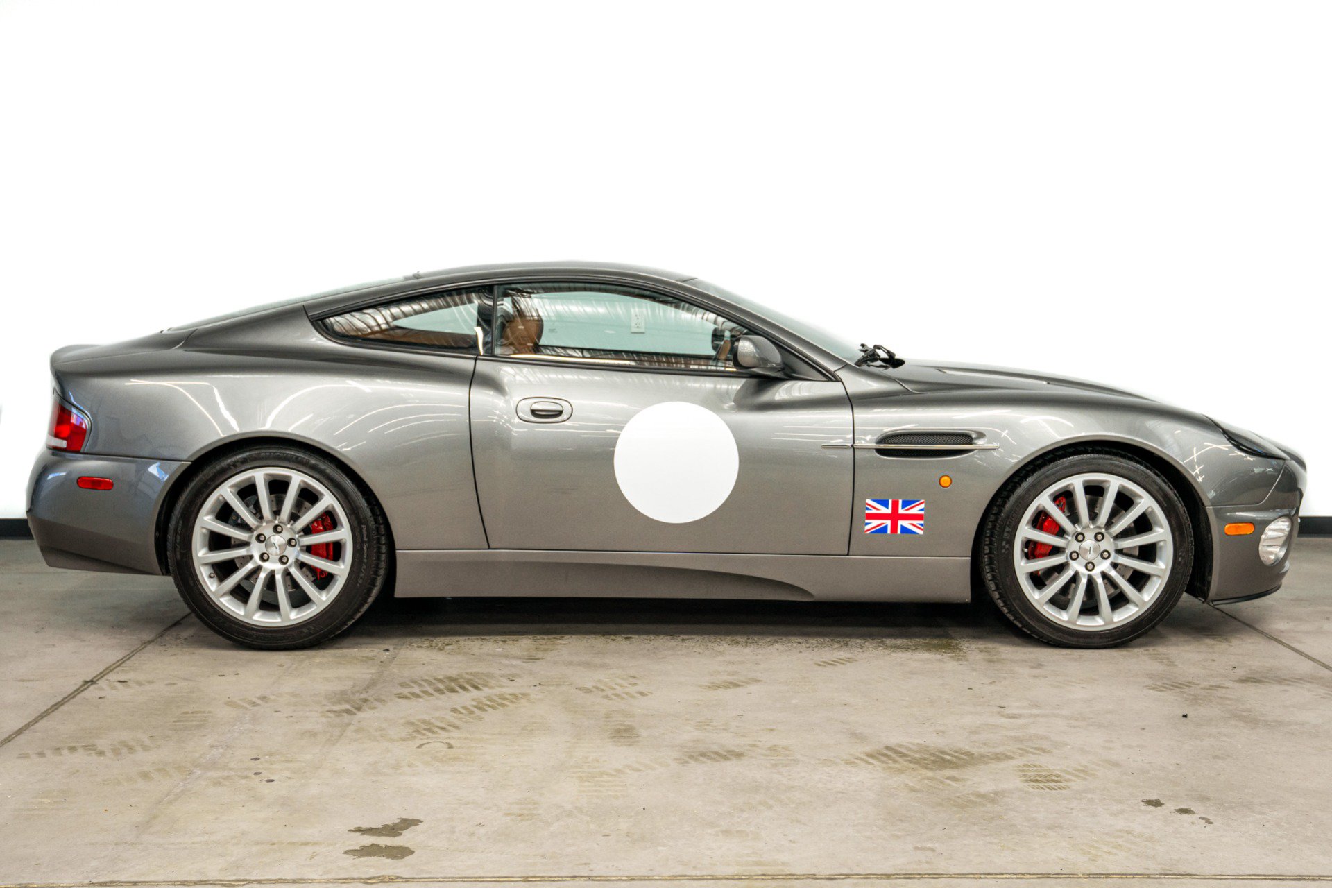 Used 2003 Aston Martin Vanquish RWD image 40