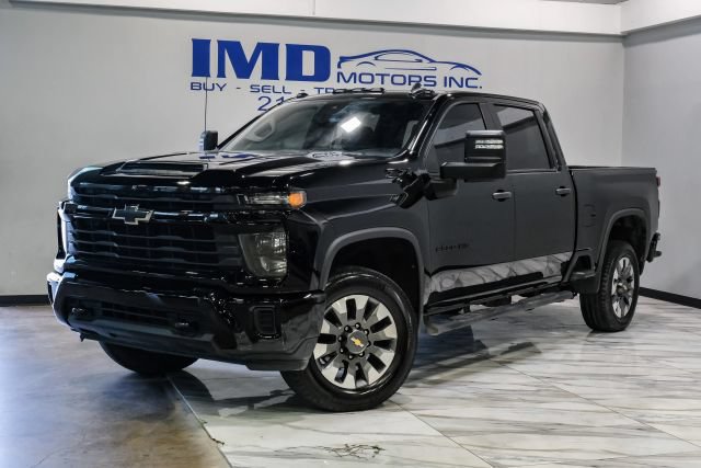 Used 2024 Chevrolet Silverado 2500 Custom w/ Custom Convenience Package AWD/4WD image 2