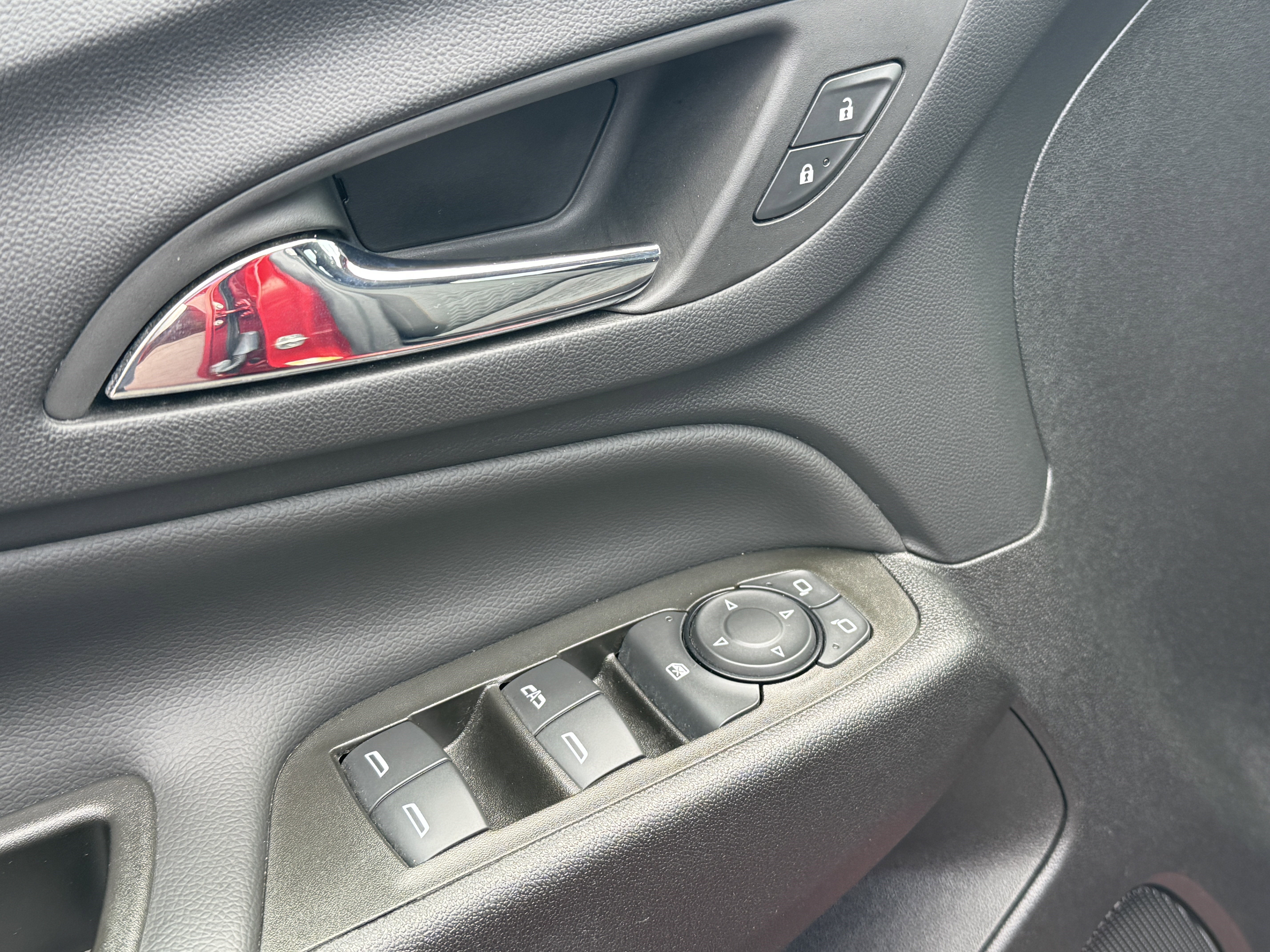 Used 2023 Chevrolet Equinox LT image 16