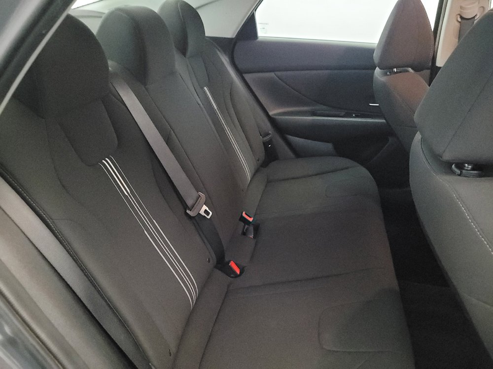 Used 2023 Hyundai Elantra SEL w/ Convenience Package FWD image 19