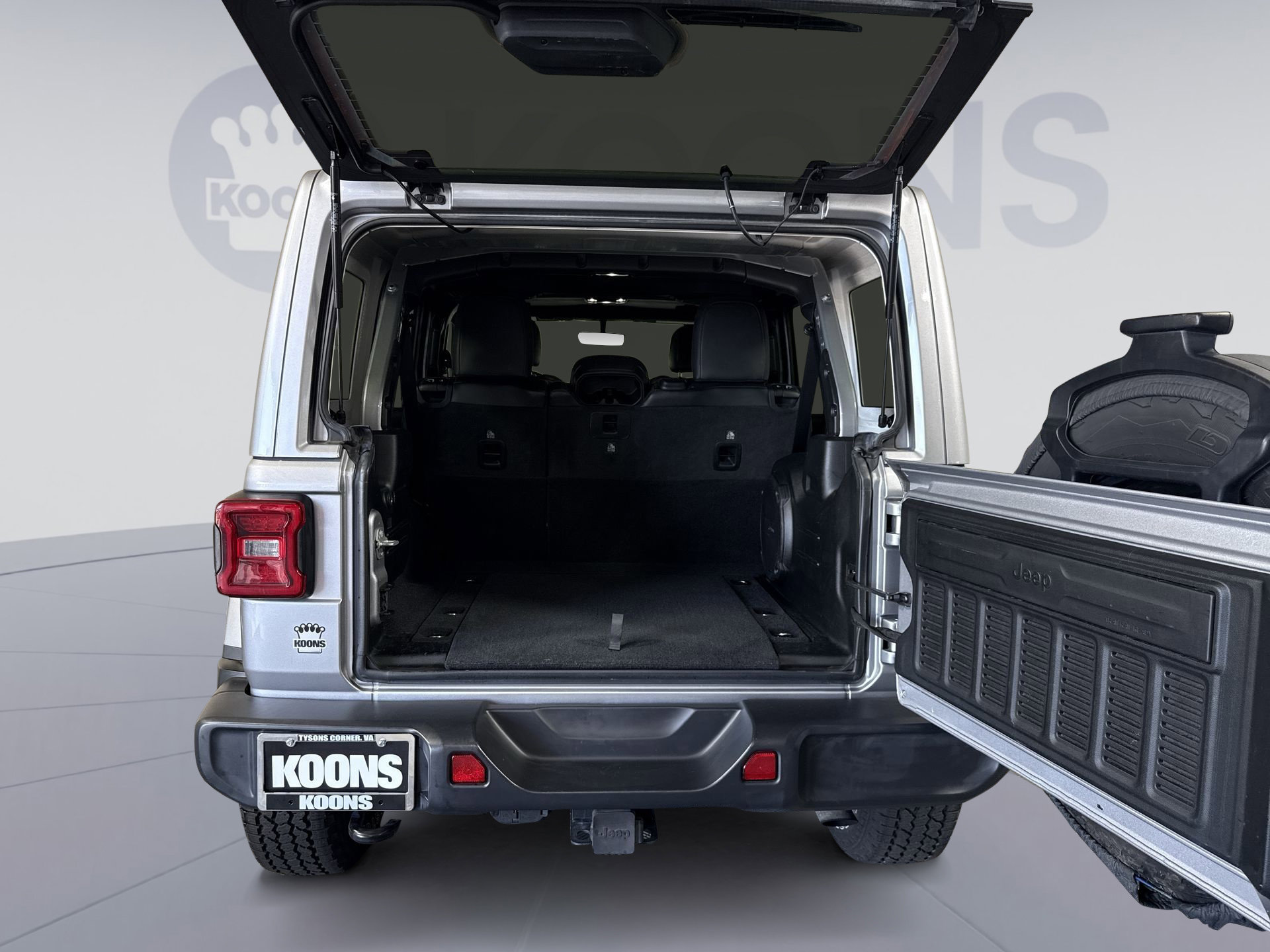 Used 2020 Jeep Wrangler Unlimited Sahara AWD/4WD image 25