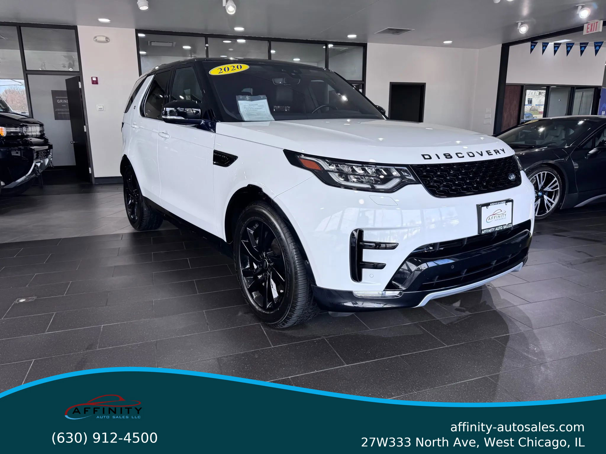 Used 2020 Land Rover Discovery Landmark AWD/4WD image 1