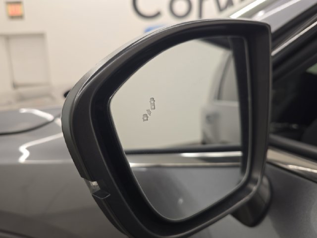 Used 2025 Nissan Pathfinder SV FWD image 38