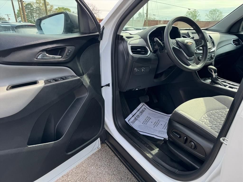 Used 2023 Chevrolet Equinox LS image 13