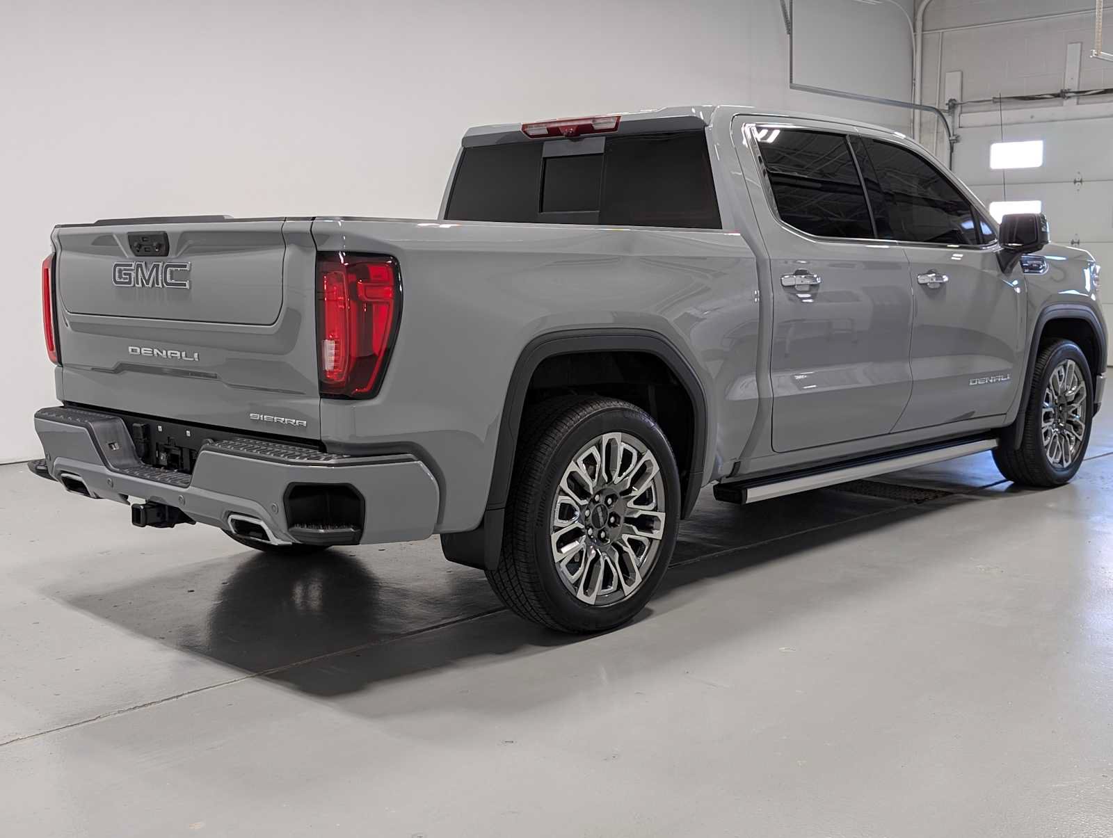 Certified 2025 GMC Sierra 1500 Denali Ultimate AWD/4WD image 8