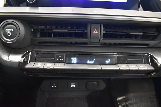 Used 2023 Toyota Prius LE image 29
