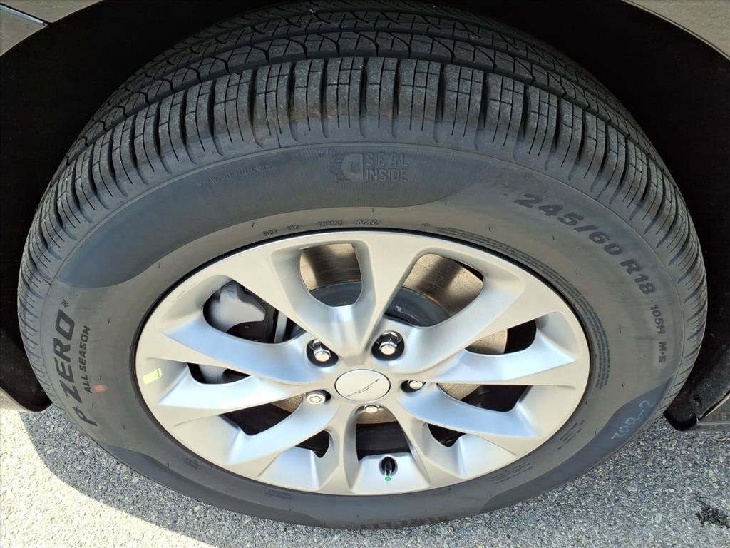 New 2027 Chrysler Pacifica Select AWD/4WD image 10