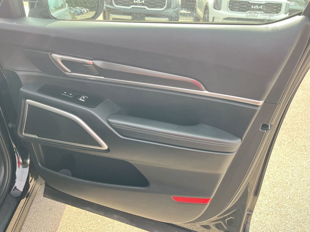 Used 2025 Kia Telluride S image 34