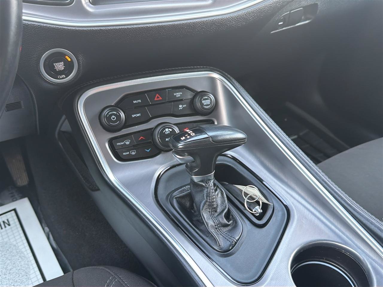 Used 2022 Dodge Challenger SXT RWD image 16