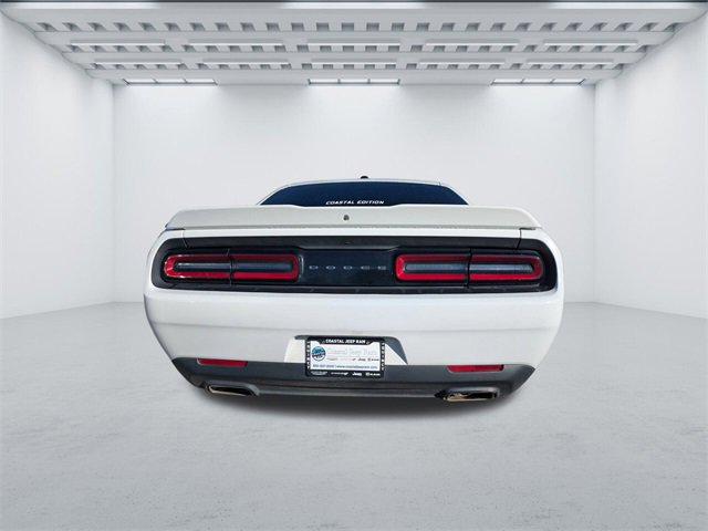 Used 2020 Dodge Challenger SXT image 5