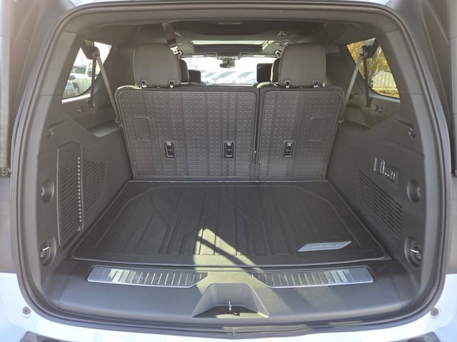 New 2026 Chevrolet Suburban High Country AWD/4WD image 31